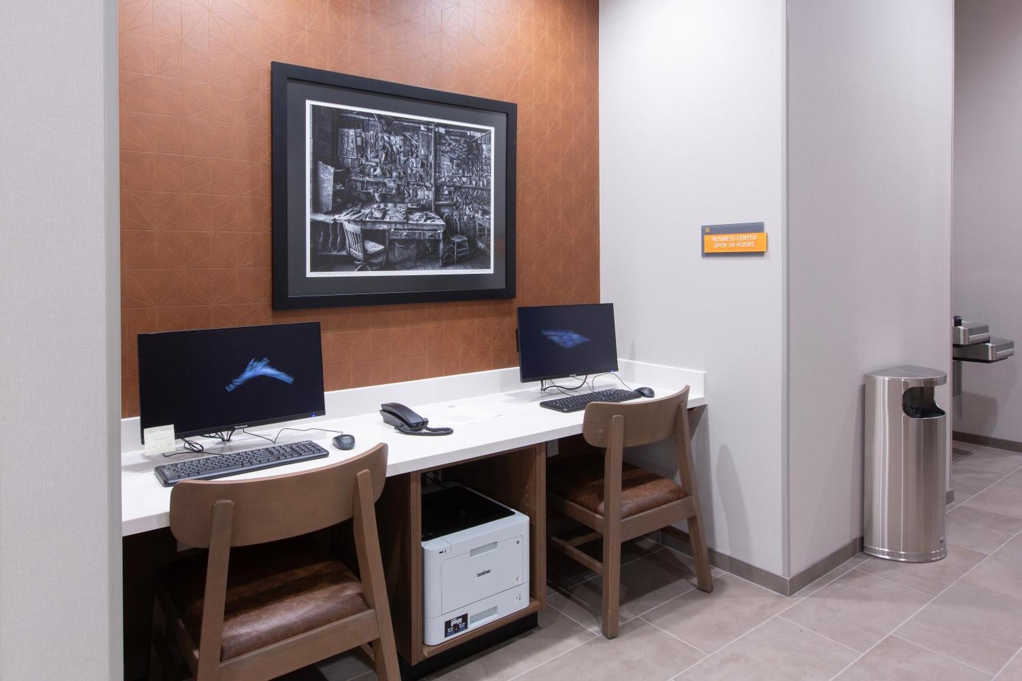 La Quinta Inn And Suites By Wyndham Lincoln Extérieur photo