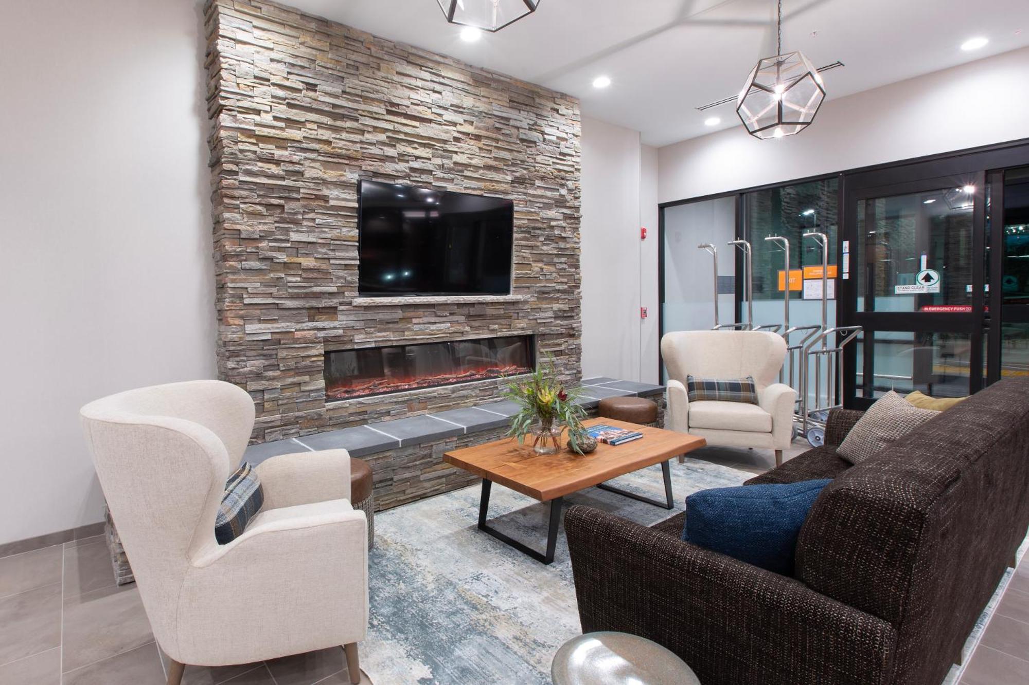 La Quinta Inn And Suites By Wyndham Lincoln Extérieur photo