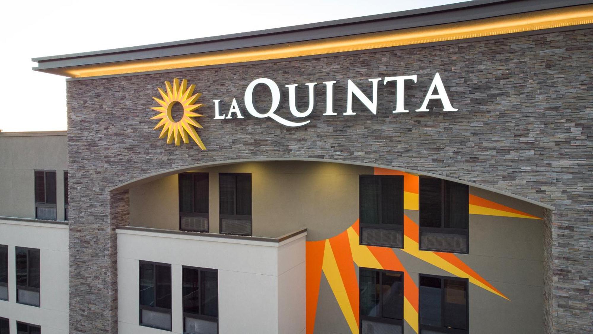 La Quinta Inn And Suites By Wyndham Lincoln Extérieur photo