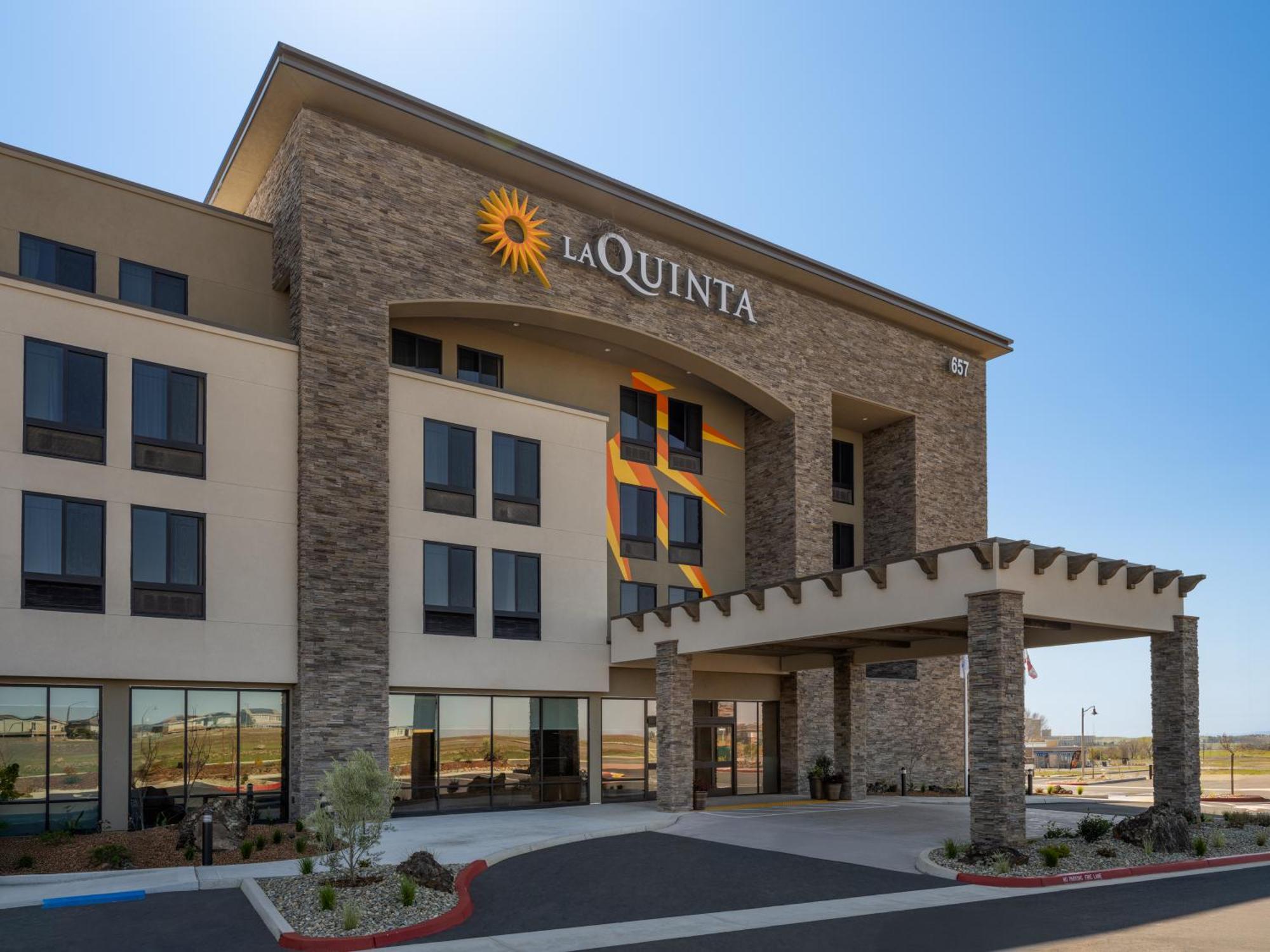 La Quinta Inn And Suites By Wyndham Lincoln Extérieur photo
